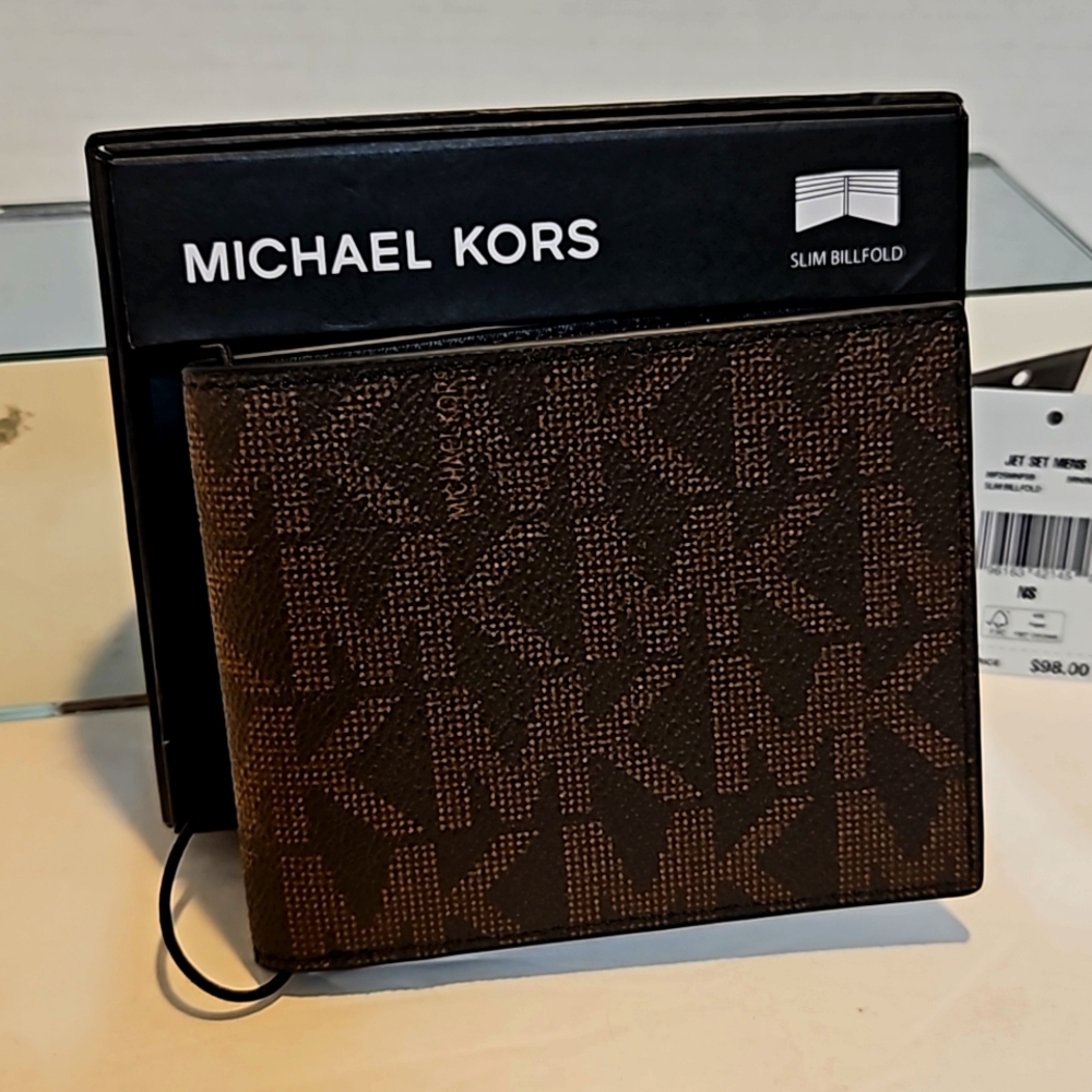 (NWT) MICHAEL KORS BILLFOLD WALLET